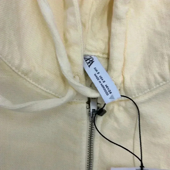 Zara cropped zip up  hoodie - Picture 3 of 6